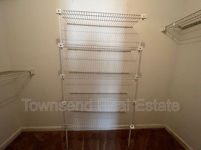 Building Photo - 663 Bartons Landing Pl