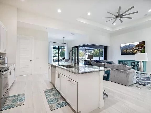 Building Photo - 2825 SW 3rd St