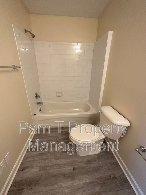 Building Photo - 814 Ott St