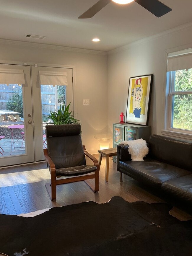 Building Photo - Normaltown home, a Charming 3 bedroom/ 2 bathroom Home Close to UGA and Hospitals!