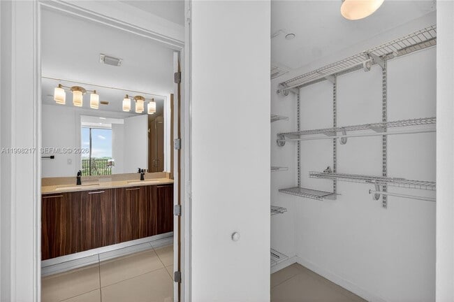 Building Photo - 5252 NW 85th Ave