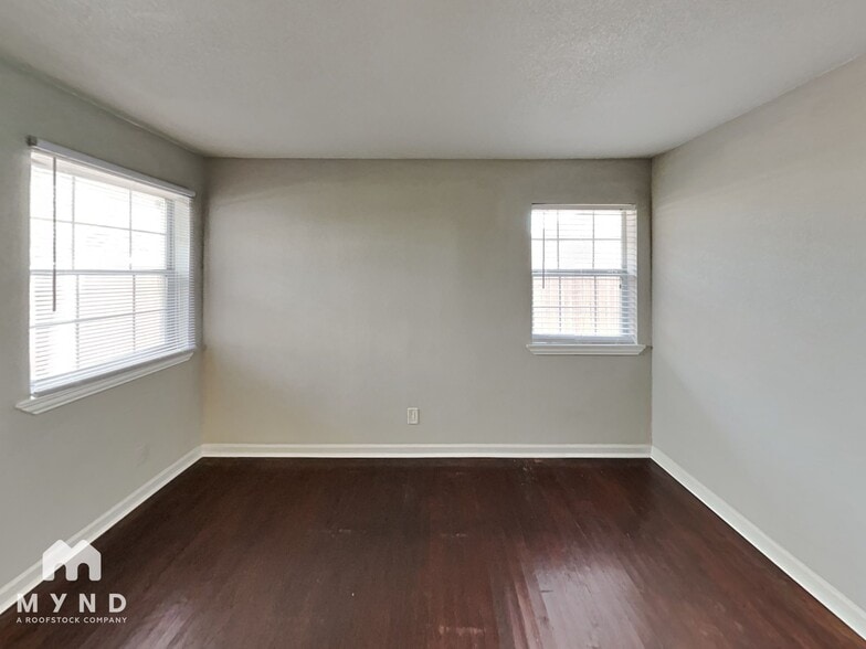 Building Photo - 2141 Province Ln