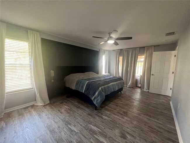 Building Photo - 470 Strasburg Dr