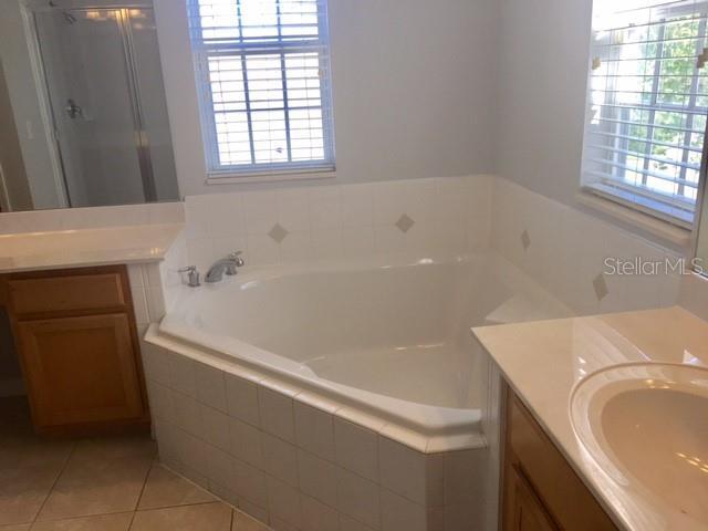 Building Photo - 1115 Oak Pond Dr