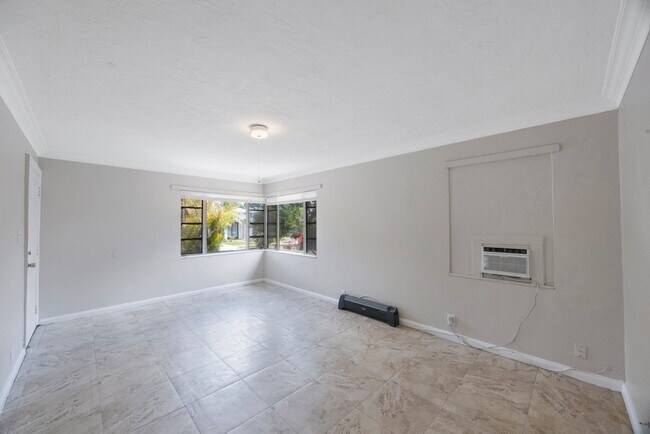 Building Photo - 1230 9th Ave S