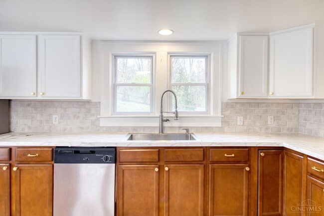 Building Photo - 7249 State Rd