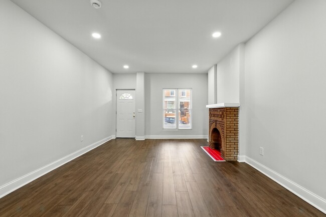 Building Photo - 1719 Darley Ave