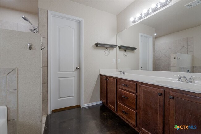 Building Photo - 209 Sugar Maple Ct