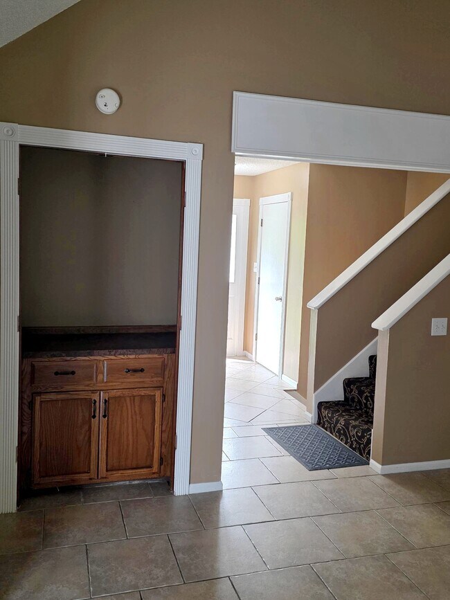 Building Photo - 807 Panther Valley