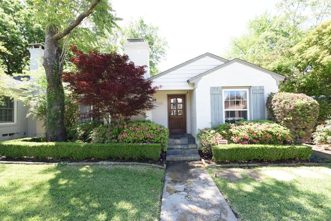 Building Photo - Walk to Inwood Village! Charming 3 bed 3 b...