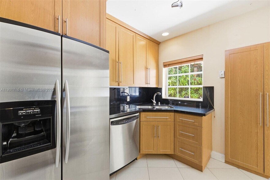 Building Photo - 3300 Segovia St