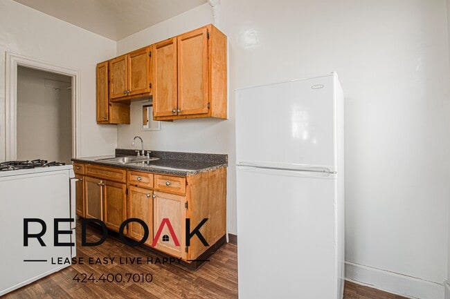 Building Photo - 302 Alexandria Ave