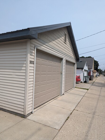 Building Photo - 3806 S Brust Ave