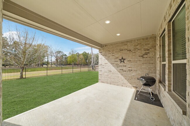 Building Photo - 9405 Vis Fls Trce