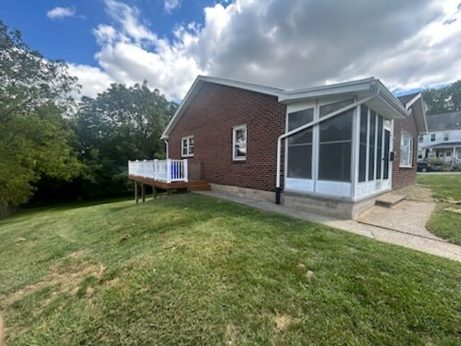 Building Photo - 501 East St