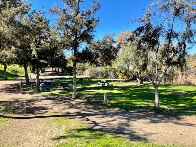 Building Photo - 5040 Codorniz Way