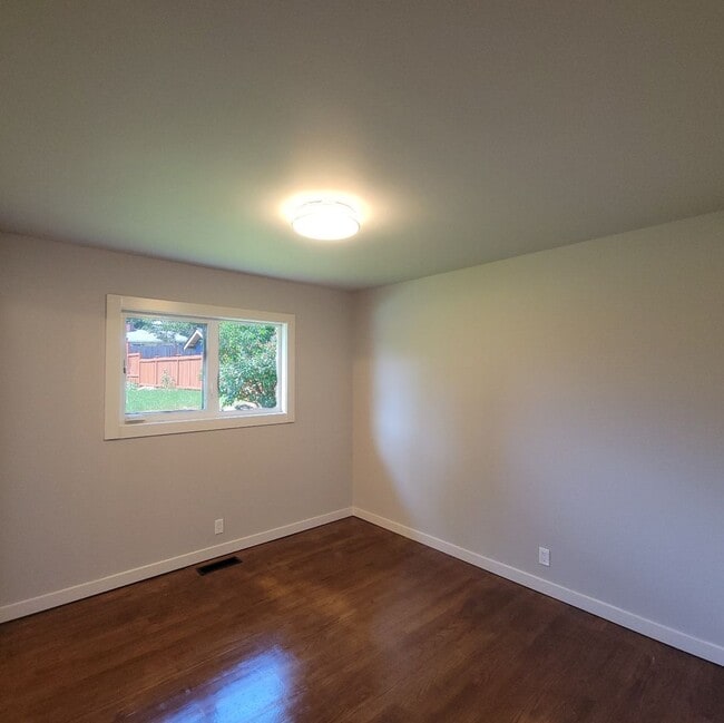 Building Photo - Rambler 3br / 1.5bath in Bow Lake of Seatac