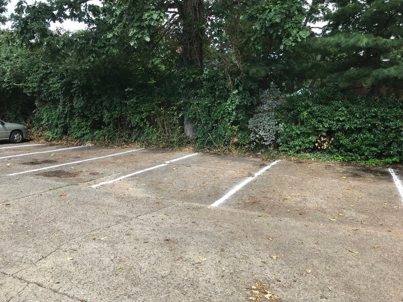 Building Photo - 512 Olden Ave