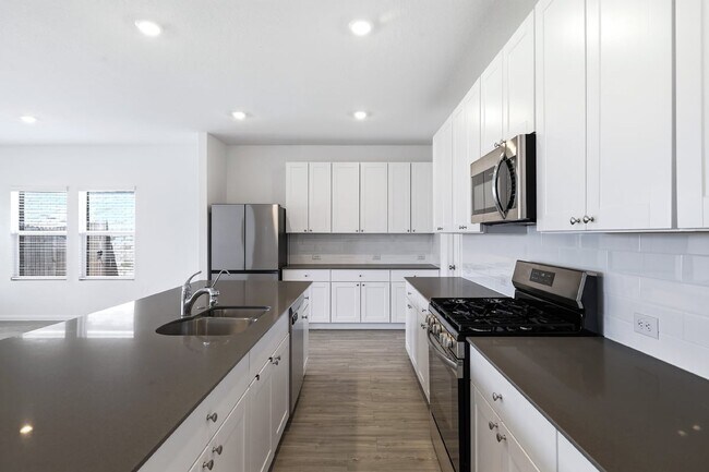 Building Photo - 14014 Roller Mls