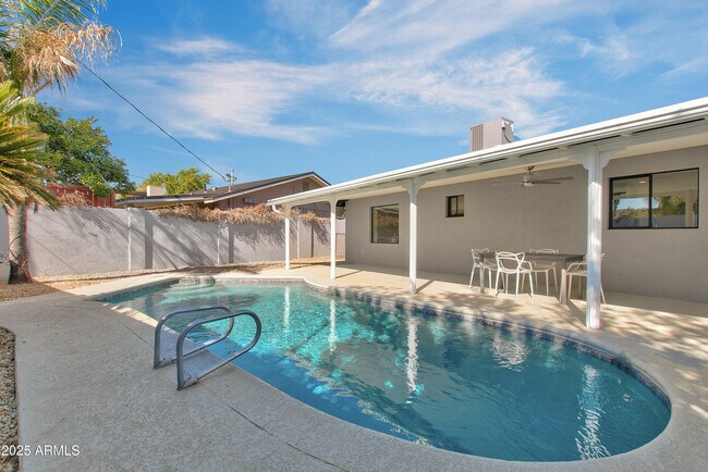 Building Photo - 4241 E Calle Tuberia