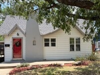 Building Photo - Adorable 3/1 in Country Club District