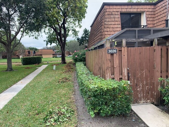 Building Photo - 3026 30th Ln