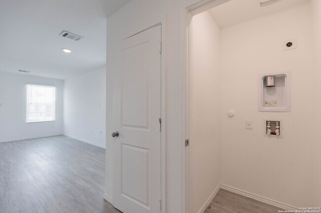 Building Photo - 8326 Piedra Medina