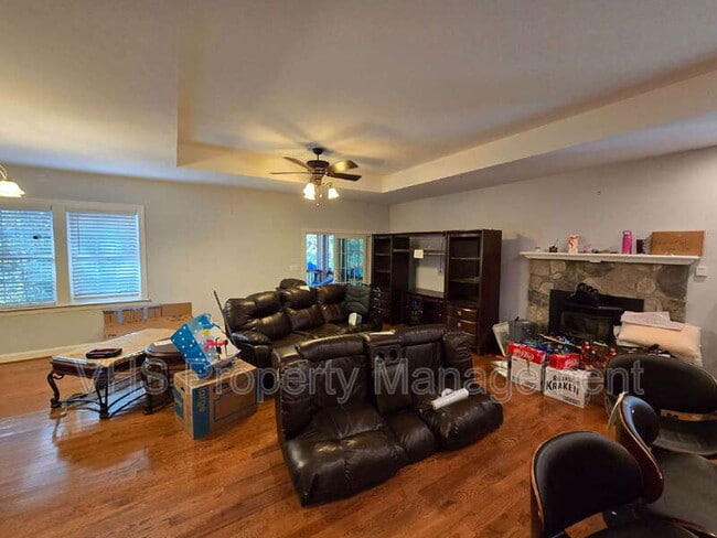 Building Photo - 2400 Lakeview Pkwy