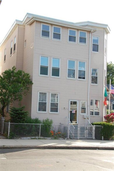 Primary Photo - 1262 Broadway