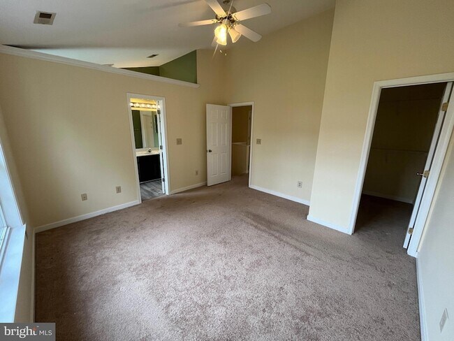 Building Photo - 401 Donelson Loop