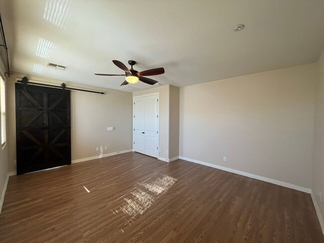 Building Photo - 5 Bedroom Home in the Montelena Neighborho...