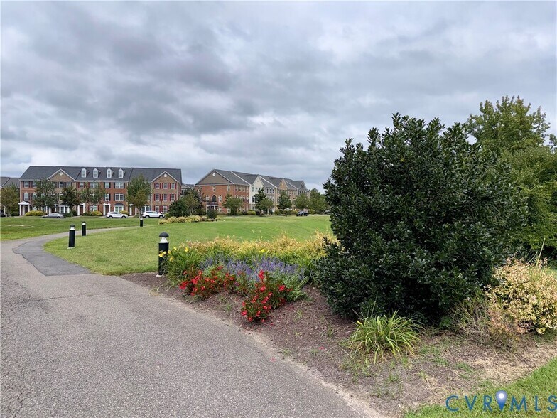 Building Photo - 3900 Liesfeld Pl