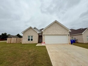 Building Photo - 219 Overcup Dr