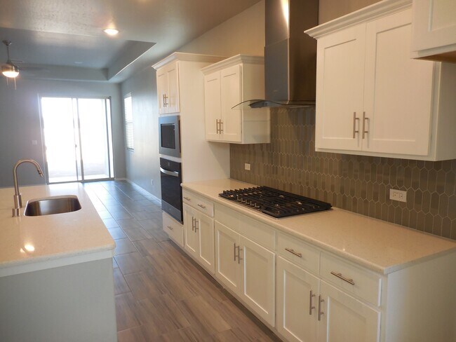 Building Photo - 833 Paseo Dulce Ave