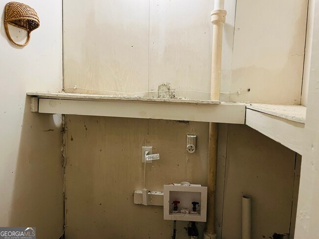 Building Photo - 6100 E Fayetteville Dr