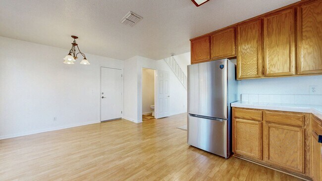 Building Photo - Beautiful 3 Bedroom 2.5 Bath Single Family...