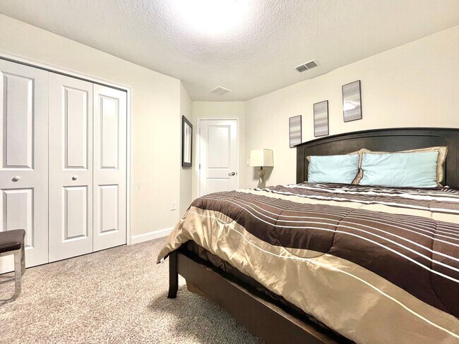 Building Photo - Available Move In 06/01! - Beautiful 3 Bed...