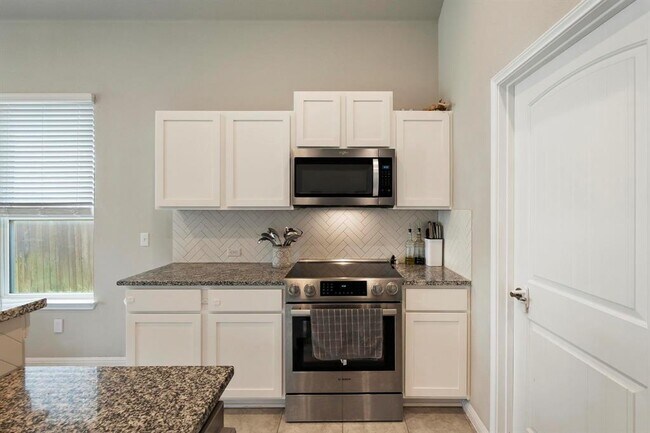 Building Photo - 9925 Comely Bnd