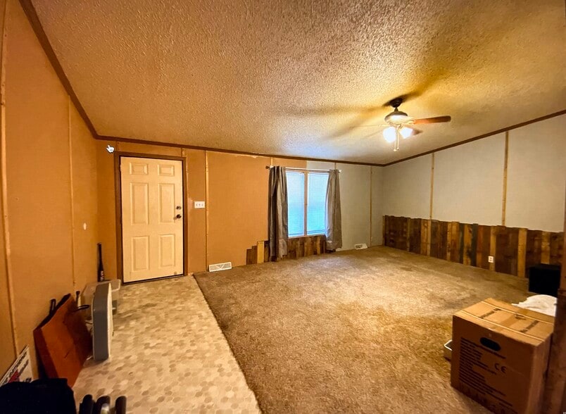 Building Photo - 33 Allen St