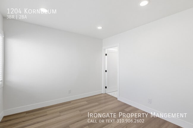 Building Photo - 1204 Kornblum-