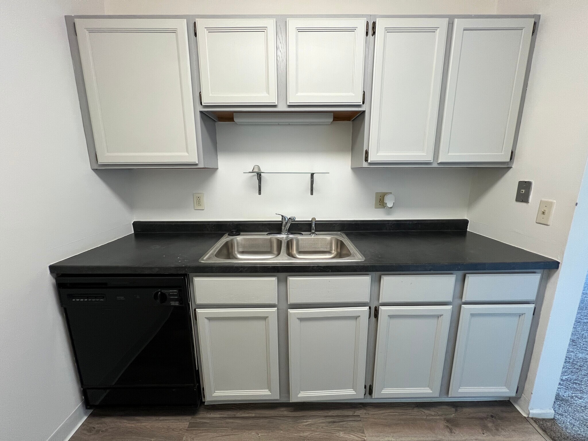 Building Photo - 2106 Valleyhigh Dr NW