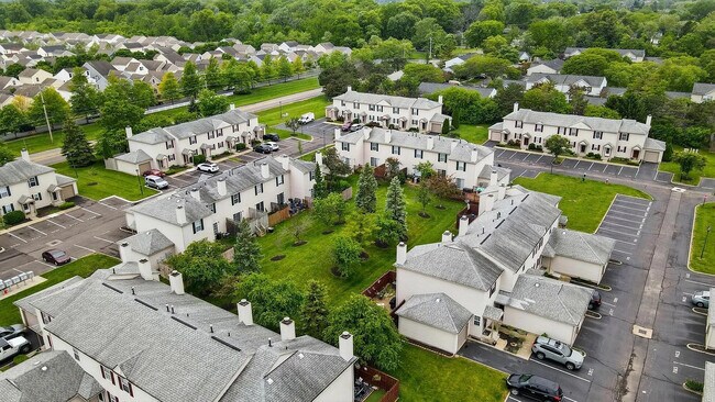 Building Photo - 1630 Holland Dr