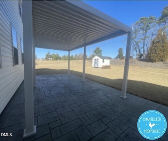 Building Photo - 112 Hoyne Way