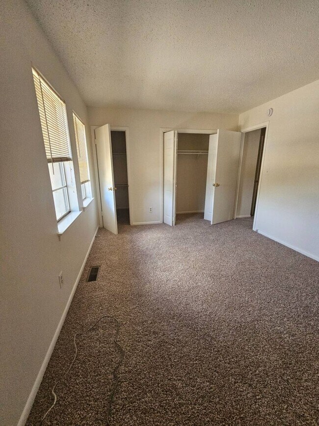 Building Photo - 8521 Dryfield Dr