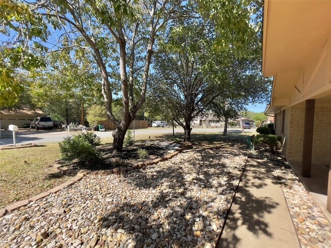 Building Photo - 706 Heritage Trail