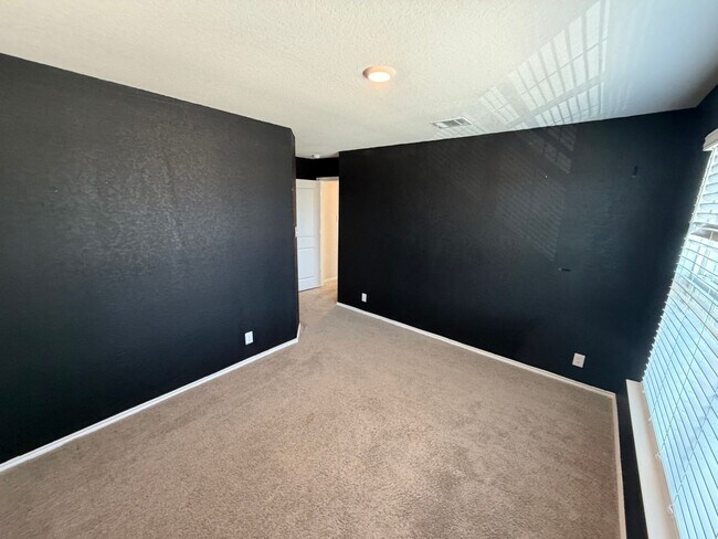 Building Photo - Redbird Ranch/ DR Horton Home For rent