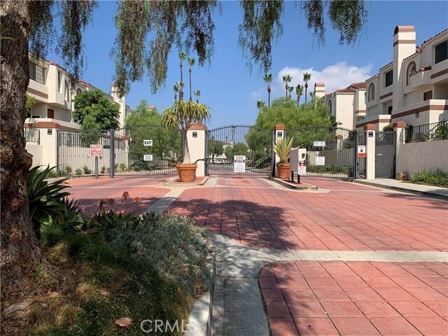 Building Photo - 2971 Plaza del Amo