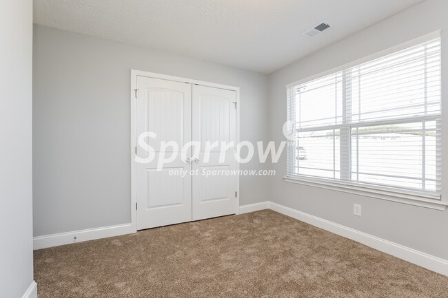 Building Photo - 263 Green Hills Dr
