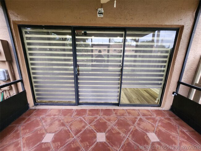 Building Photo - 3667 Carambola Cir