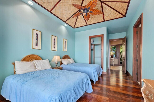 Building Photo - Luxury furnished 4 bedroom 3 bathroom with pool, spa, and outdoor showers